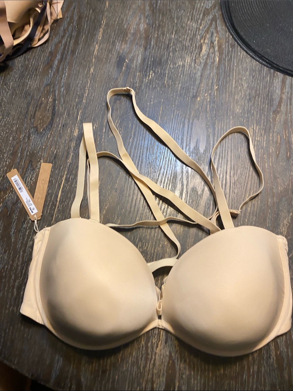 SKIMS multi way underwire bra sand 40DDDD NWT creases in pads